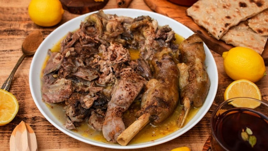Kalle Pache, weirdest Iran food - Exotigo