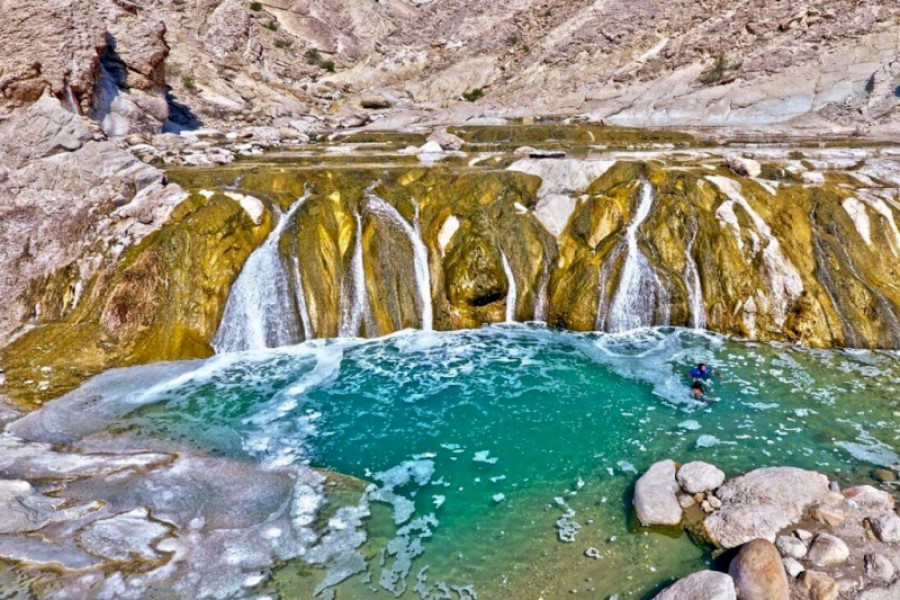 bandar-khamir-hot-spring-bushehr-iran
